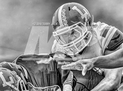 Thumbnail 1 in Orange Lutheran @ JSerra Catholic photogallery.