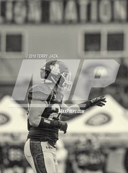 Thumbnail 2 in Orange Lutheran @ JSerra Catholic photogallery.