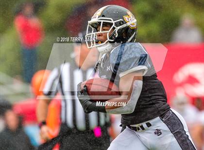 Thumbnail 3 in Orange Lutheran @ JSerra Catholic photogallery.