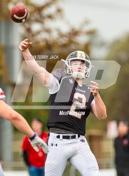 Thumbnail 2 in Orange Lutheran @ JSerra Catholic photogallery.