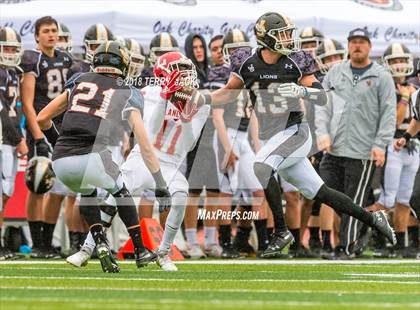 Thumbnail 3 in Orange Lutheran @ JSerra Catholic photogallery.