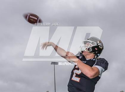 Thumbnail 1 in Orange Lutheran @ JSerra Catholic photogallery.