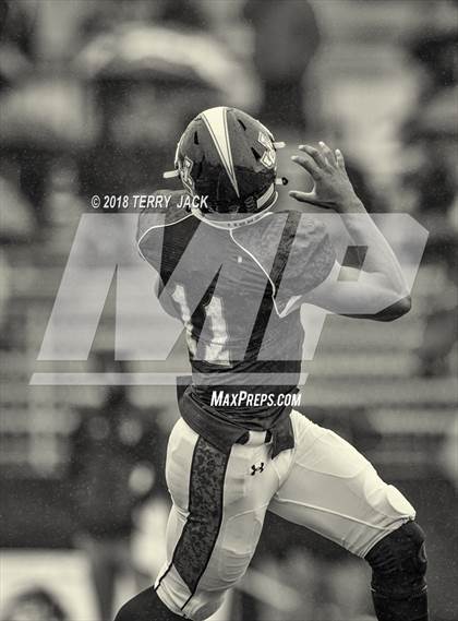 Thumbnail 1 in Orange Lutheran @ JSerra Catholic photogallery.
