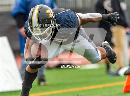 Thumbnail 3 in Orange Lutheran @ JSerra Catholic photogallery.