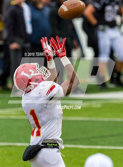 Thumbnail 2 in Orange Lutheran @ JSerra Catholic photogallery.