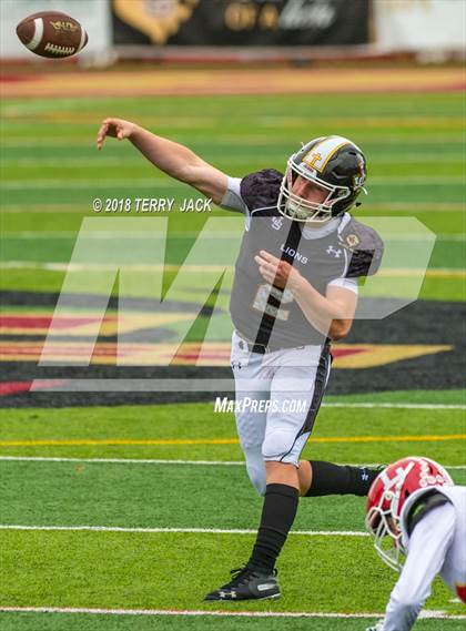 Thumbnail 3 in Orange Lutheran @ JSerra Catholic photogallery.