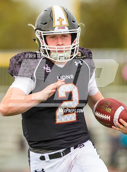 Thumbnail 3 in Orange Lutheran @ JSerra Catholic photogallery.
