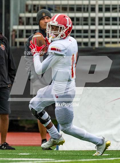 Thumbnail 2 in Orange Lutheran @ JSerra Catholic photogallery.