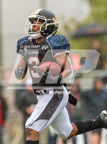 Thumbnail 1 in Orange Lutheran @ JSerra Catholic photogallery.
