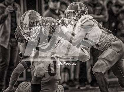 Thumbnail 2 in Orange Lutheran @ JSerra Catholic photogallery.