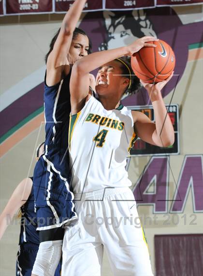 Thumbnail 2 in Dr. Phillips vs. Rock Bridge (Nike Tournament of Champions) photogallery.