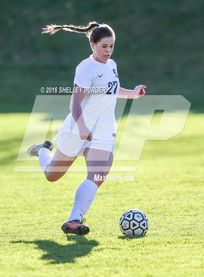 Thumbnail 3 in Staples vs Norwich Free Academy photogallery.