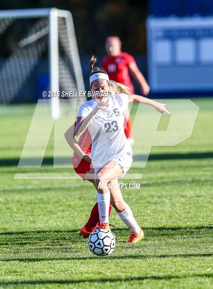 Thumbnail 3 in Staples vs Norwich Free Academy photogallery.