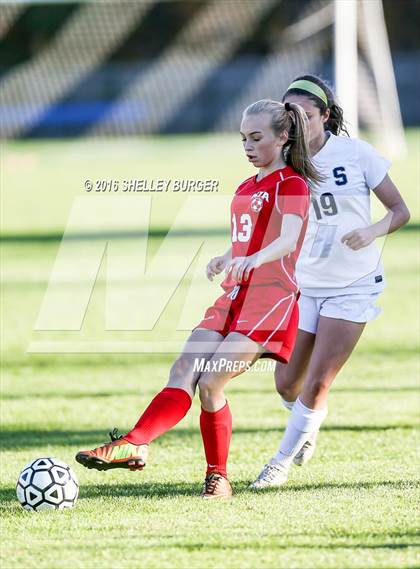 Thumbnail 3 in Staples vs Norwich Free Academy photogallery.