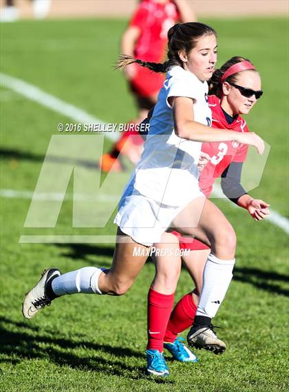 Thumbnail 3 in Staples vs Norwich Free Academy photogallery.