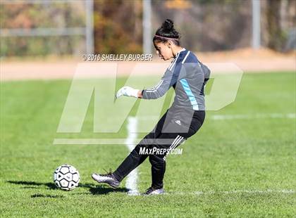 Thumbnail 3 in Staples vs Norwich Free Academy photogallery.