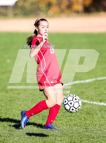Thumbnail 2 in Staples vs Norwich Free Academy photogallery.