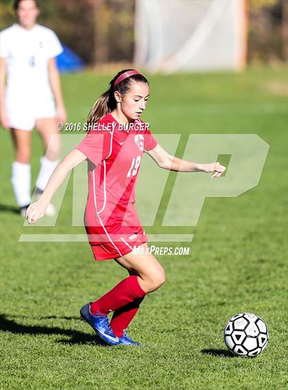 Thumbnail 3 in Staples vs Norwich Free Academy photogallery.