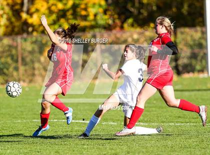 Thumbnail 3 in Staples vs Norwich Free Academy photogallery.