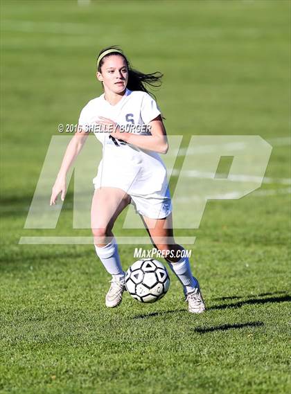 Thumbnail 3 in Staples vs Norwich Free Academy photogallery.