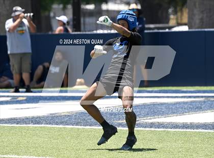 Thumbnail 1 in St. John Bosco vs. Serra (Brave 8 Invitational) photogallery.