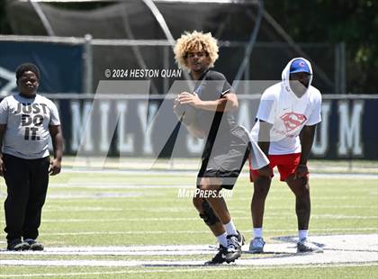 Thumbnail 2 in St. John Bosco vs. Serra (Brave 8 Invitational) photogallery.