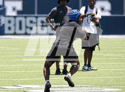Thumbnail 1 in St. John Bosco vs. Serra (Brave 8 Invitational) photogallery.