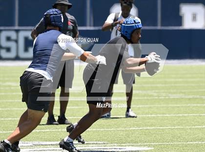 Thumbnail 2 in St. John Bosco vs. Serra (Brave 8 Invitational) photogallery.