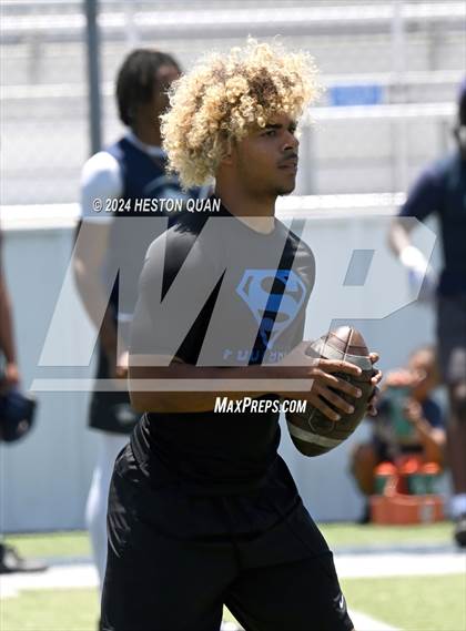 Thumbnail 2 in St. John Bosco vs. Serra (Brave 8 Invitational) photogallery.