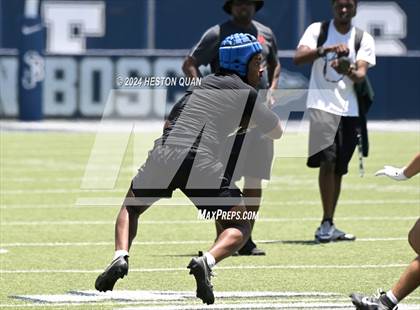 Thumbnail 2 in St. John Bosco vs. Serra (Brave 8 Invitational) photogallery.