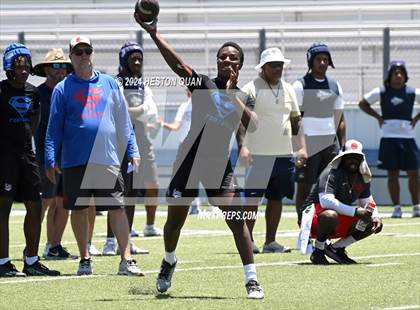 Thumbnail 2 in St. John Bosco vs. Serra (Brave 8 Invitational) photogallery.
