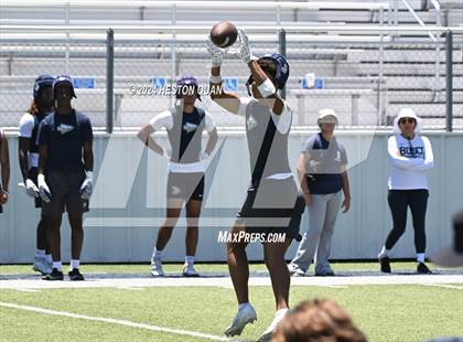 Thumbnail 3 in St. John Bosco vs. Serra (Brave 8 Invitational) photogallery.