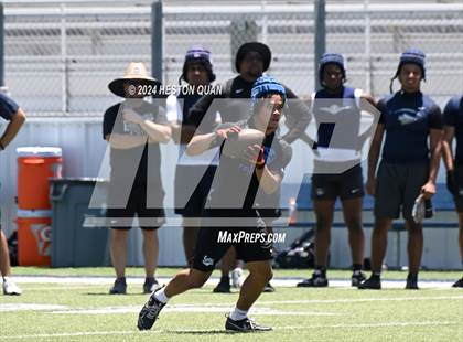 Thumbnail 3 in St. John Bosco vs. Serra (Brave 8 Invitational) photogallery.