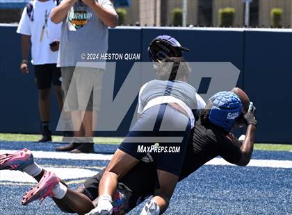 Thumbnail 2 in St. John Bosco vs. Serra (Brave 8 Invitational) photogallery.