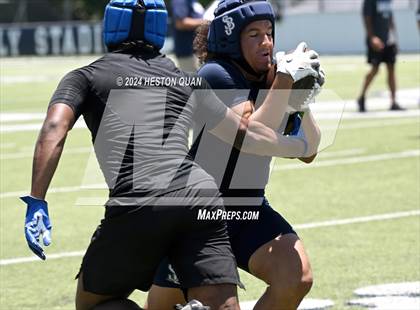 Thumbnail 2 in St. John Bosco vs. Serra (Brave 8 Invitational) photogallery.