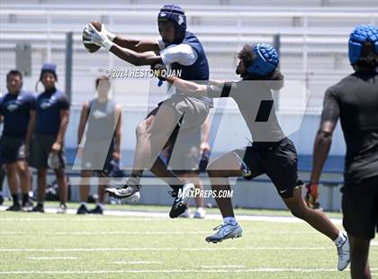 Thumbnail 1 in St. John Bosco vs. Serra (Brave 8 Invitational) photogallery.
