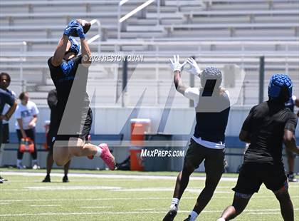 Thumbnail 2 in St. John Bosco vs. Serra (Brave 8 Invitational) photogallery.