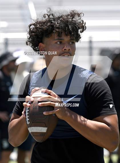 Thumbnail 1 in St. John Bosco vs. Serra (Brave 8 Invitational) photogallery.