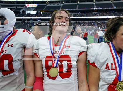 Thumbnail 1 in Albany vs. Mart (UIL Football 2A D2 Final Medal Ceremony) photogallery.