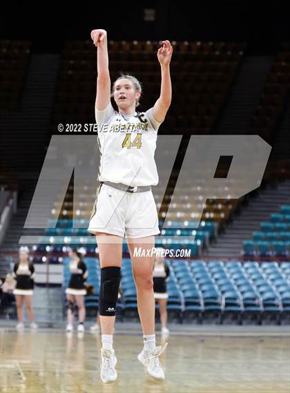 Thumbnail 3 in Arapahoe vs Fossil Ridge (CHSAA 5A Great 8) photogallery.
