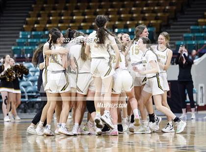 Thumbnail 2 in Arapahoe vs Fossil Ridge (CHSAA 5A Great 8) photogallery.
