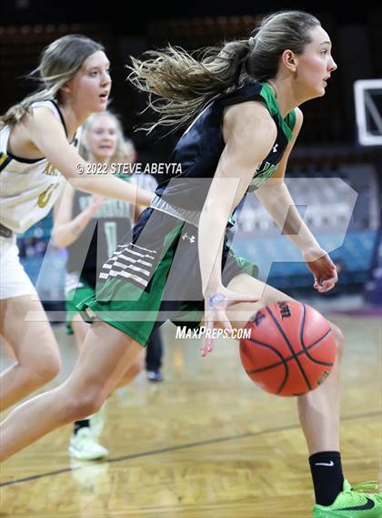 Thumbnail 3 in Arapahoe vs Fossil Ridge (CHSAA 5A Great 8) photogallery.
