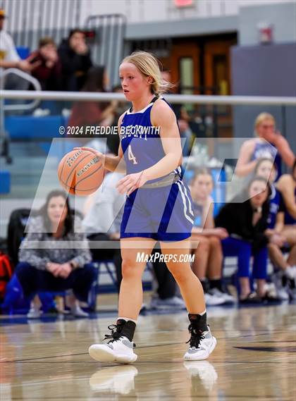 Thumbnail 1 in Muenster vs. Wolfe City (UIL 2A Bi-District) photogallery.
