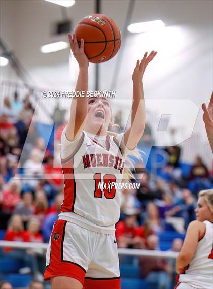 Thumbnail 2 in Muenster vs. Wolfe City (UIL 2A Bi-District) photogallery.