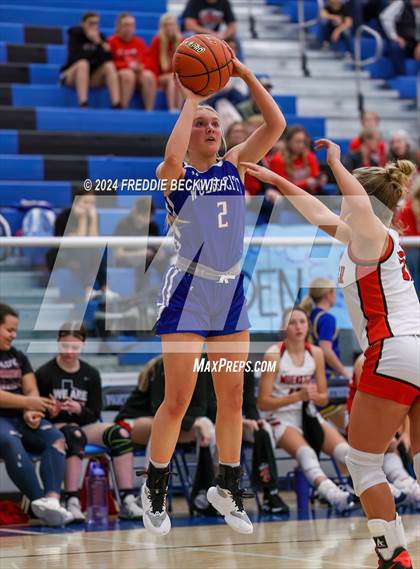 Thumbnail 2 in Muenster vs. Wolfe City (UIL 2A Bi-District) photogallery.