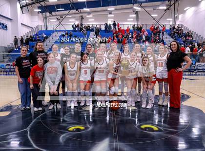 Thumbnail 1 in Muenster vs. Wolfe City (UIL 2A Bi-District) photogallery.