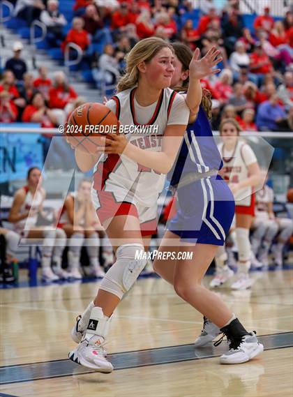 Thumbnail 2 in Muenster vs. Wolfe City (UIL 2A Bi-District) photogallery.
