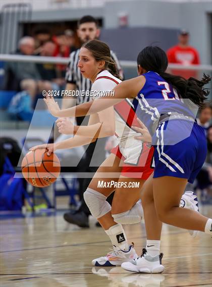 Thumbnail 1 in Muenster vs. Wolfe City (UIL 2A Bi-District) photogallery.