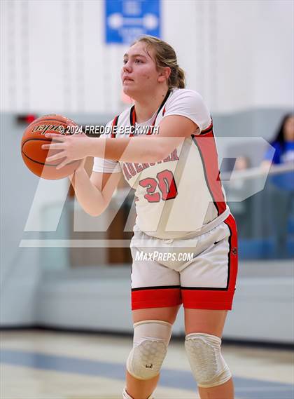 Thumbnail 3 in Muenster vs. Wolfe City (UIL 2A Bi-District) photogallery.
