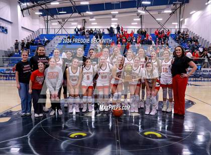 Thumbnail 3 in Muenster vs. Wolfe City (UIL 2A Bi-District) photogallery.